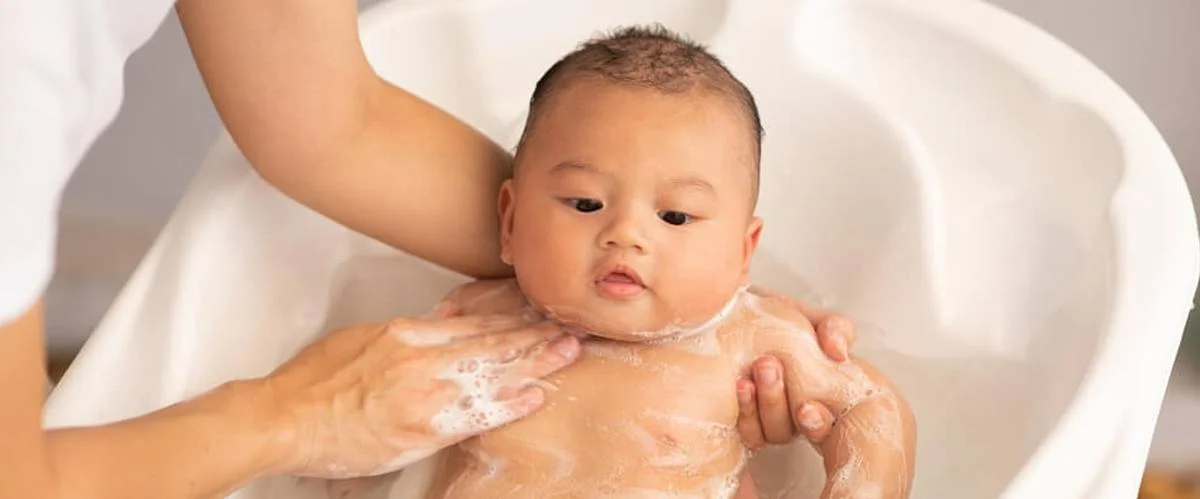 چرا شامپو بچه چشم را نمی‌سوزاند.