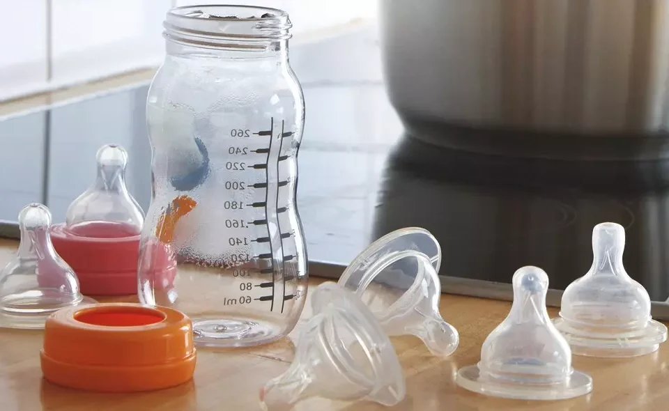 بهترین روش شستن شیشه شیر نوزاد